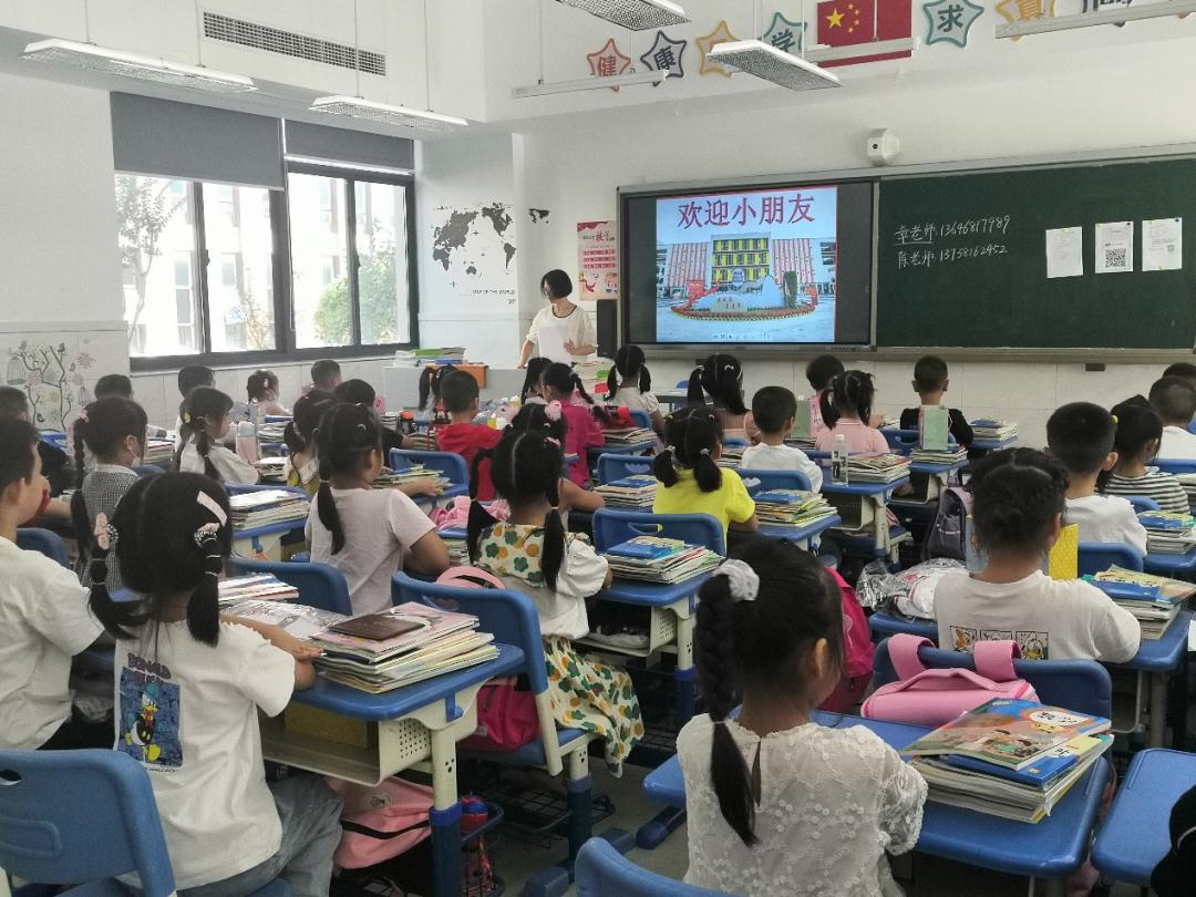 太暖心!新学期教室里这块特殊的黑板,羡慕了多少人