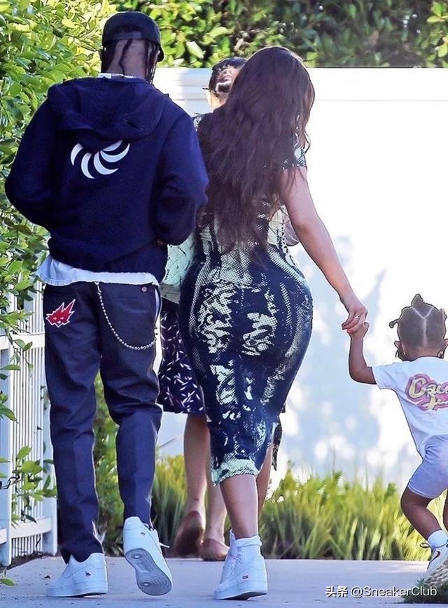 TravisScott效应，DunkSBNewcastle价格暴涨40%