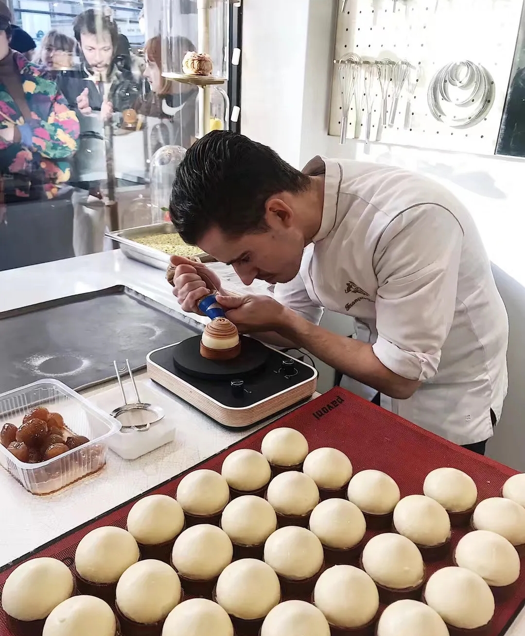 30岁男人开面包店,30岁的男人开店