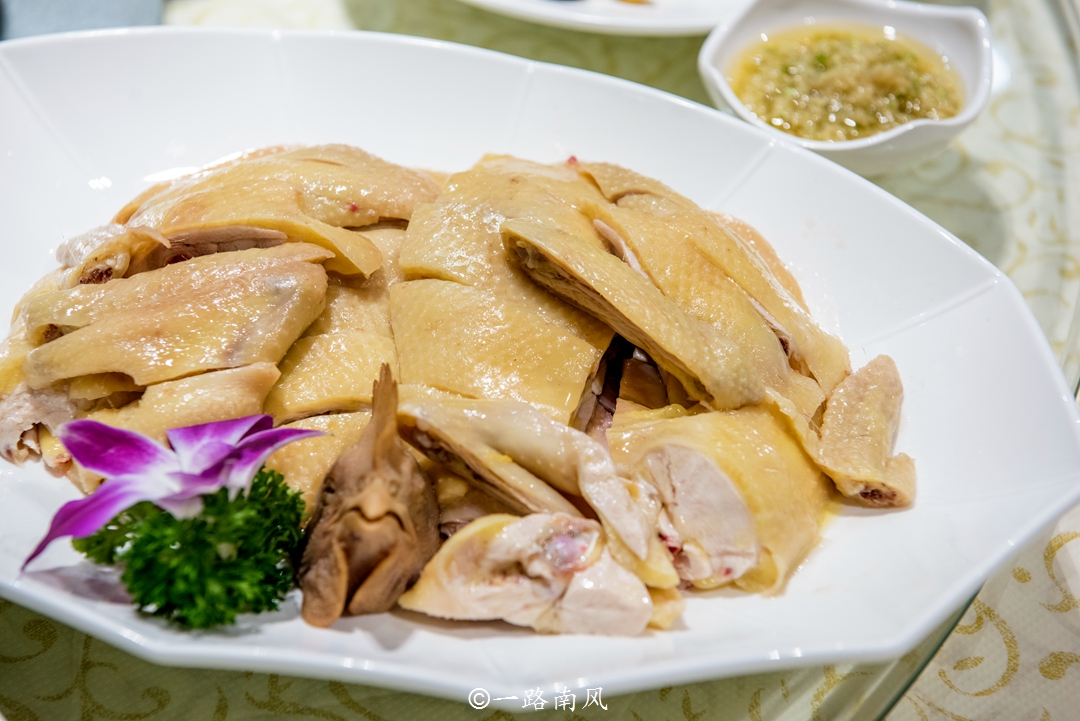 北回归线上的美丽城市,明明位于广西,当地人却说广东话