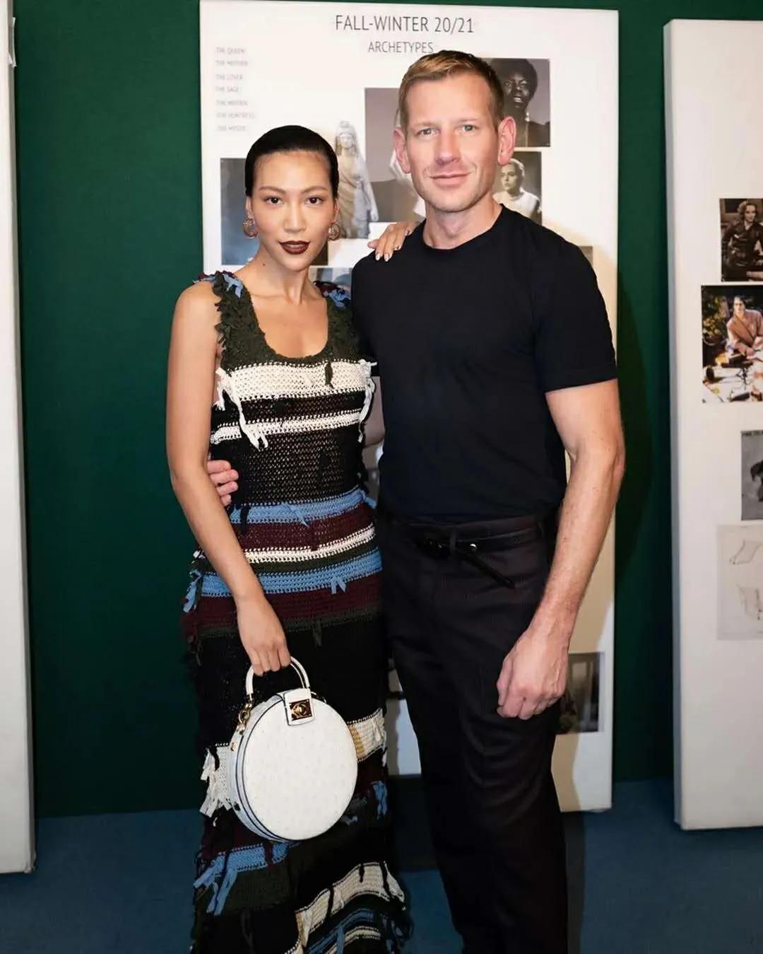 外形被嘲土气是个时尚绝缘体,被嘲笑又黑又丑韩国女星