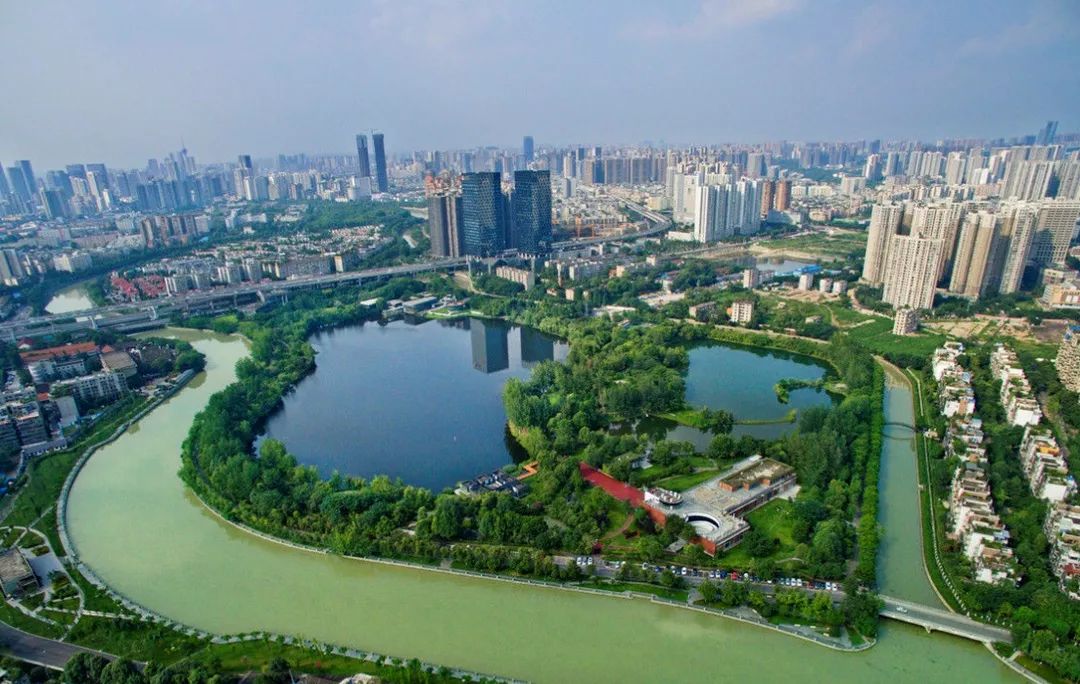 “稀缺”至上，这也许是成都市区内“最后”购入湖岛平层墅的机会