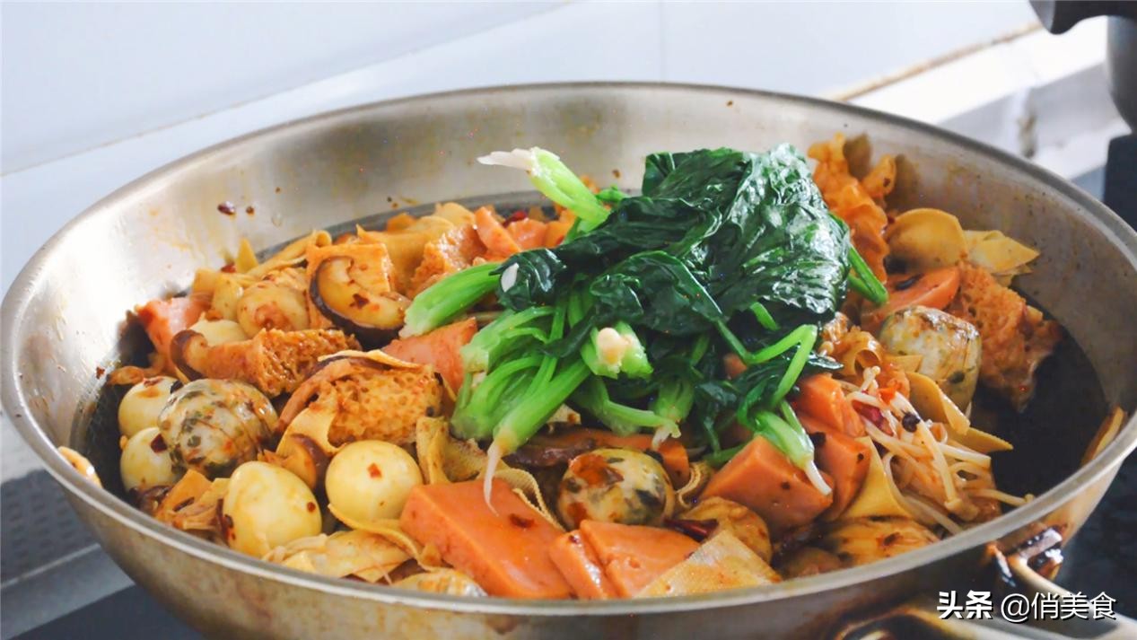 老公吃我做的回锅肉,自己在家做麻辣香锅真的太好吃了