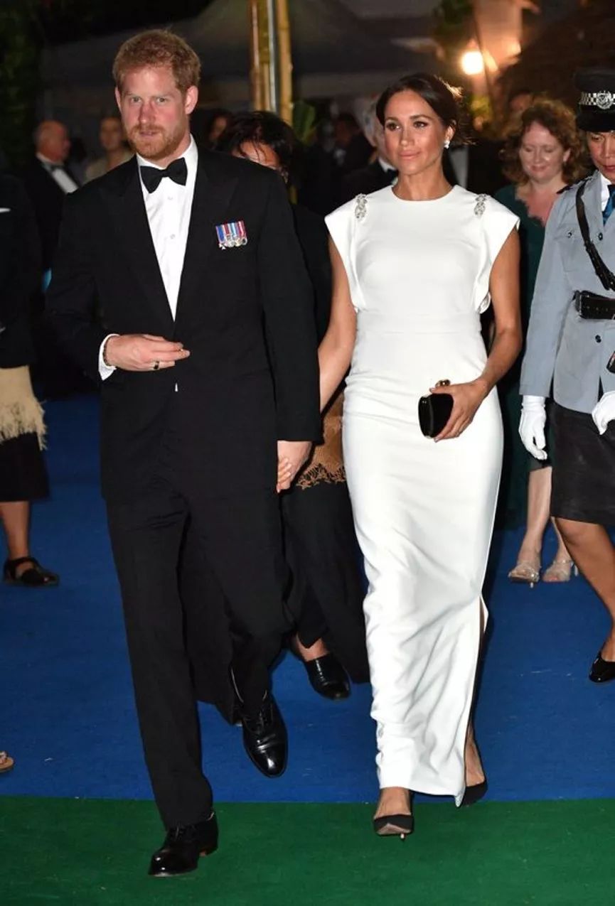 英国皇室Meghan大肚花过百万买孕妇装！