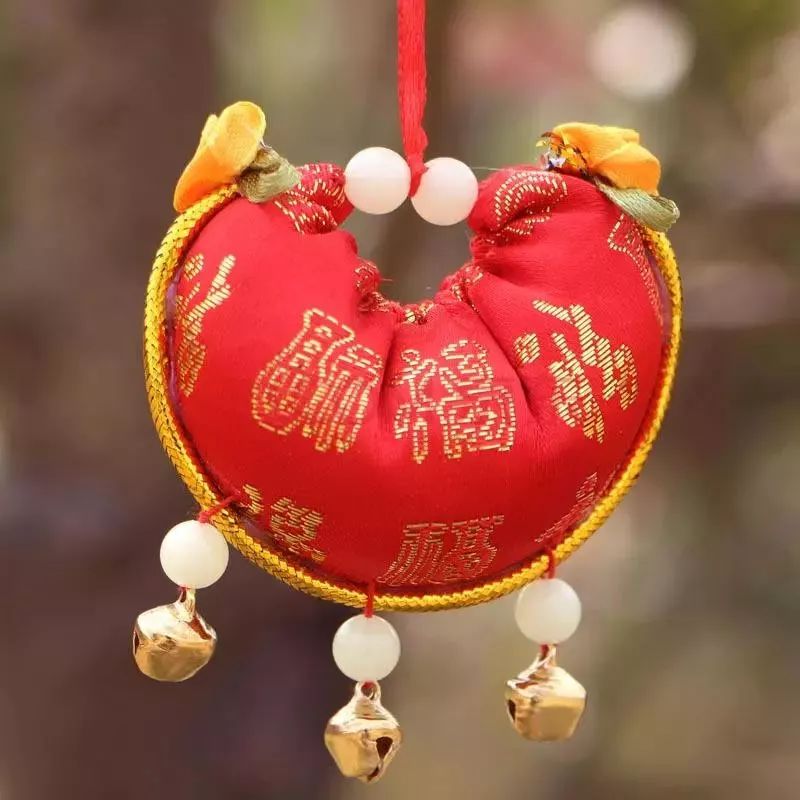 金锁银锁有什么讲究,平安锁怎么戴才好看