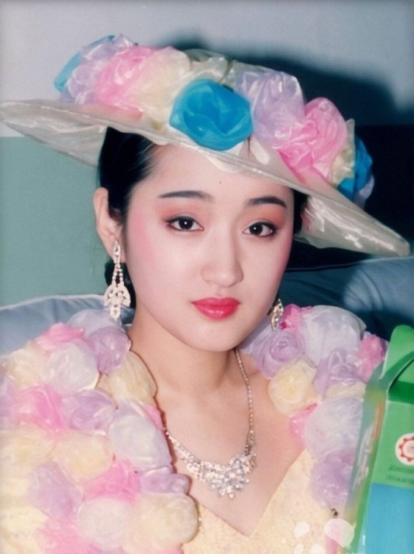 20岁的杨钰莹,20岁杨钰莹上央视