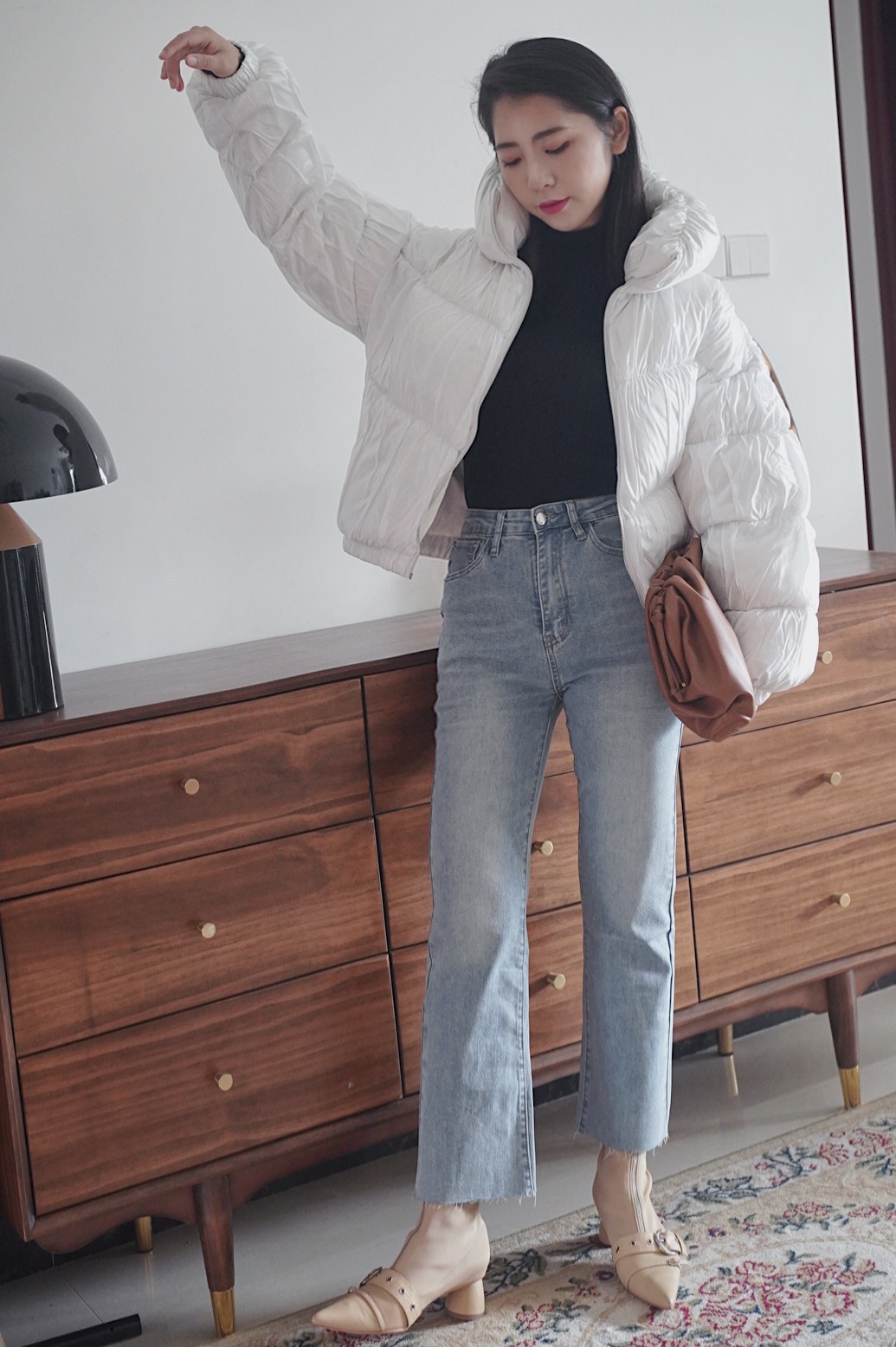 ins女网红打call,ins网红红色羽绒服