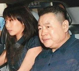 女演员刘銮雄简历,刘銮雄女性狙击手