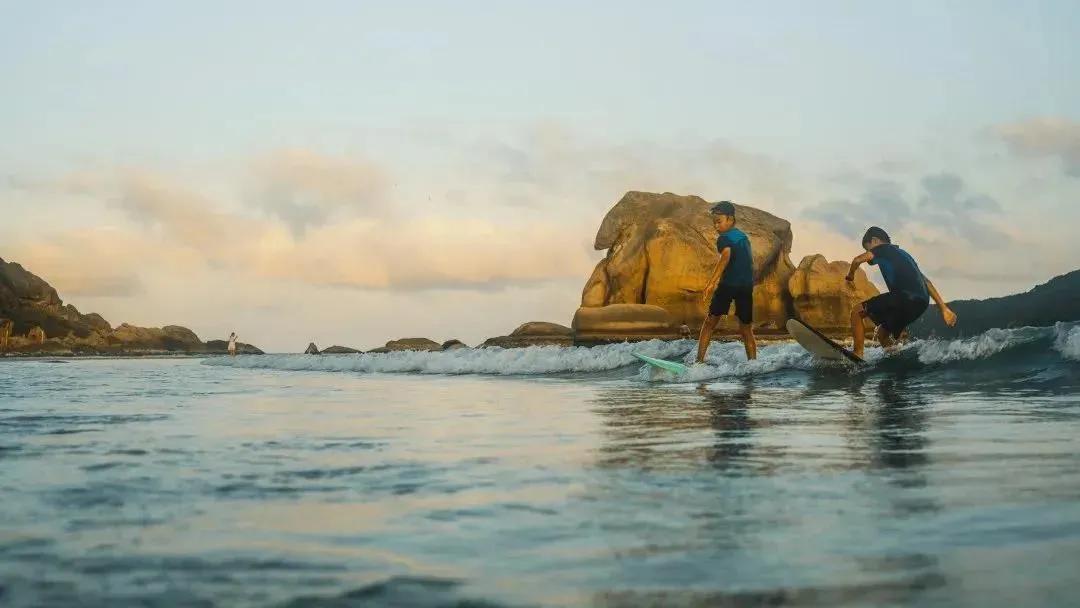 三亚冲浪第一名,中国冲浪第一人视频