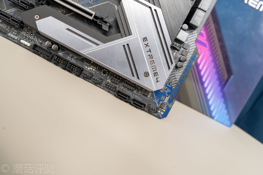 颜值高的z690主板,华擎z490极限玩家4