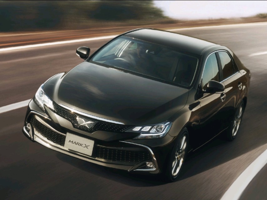 丰田锐志“霸气回归”！3.0L+V6后驱，宝马3系也是弟弟