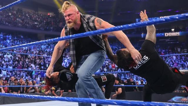 WWE官方今日正式敲定罗曼VS大布的对决,大布的格斗生涯结束