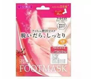 啊呀!你的脚后跟看起来糙得像位“真正男子汉”