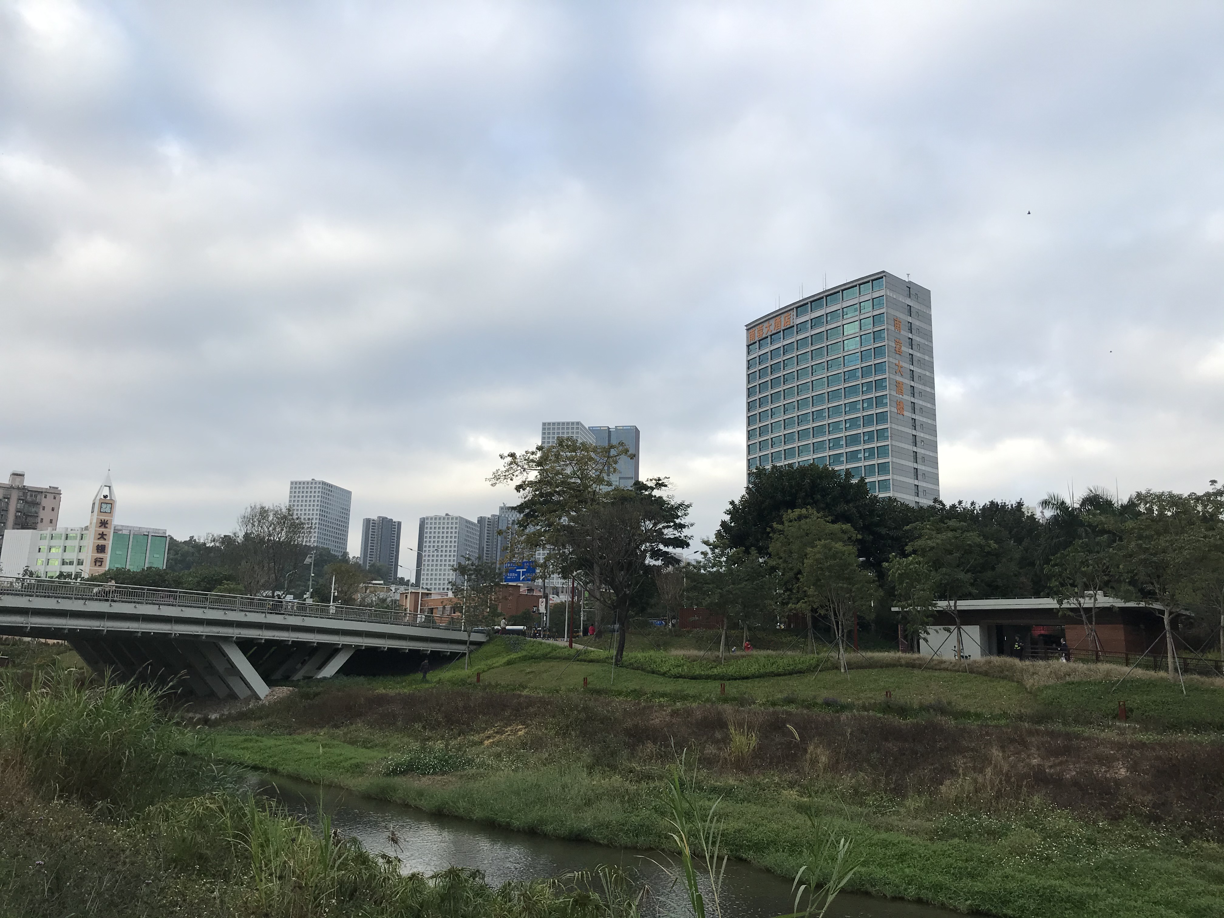 今年建议买啥苹果手机,今年推荐买电脑吗