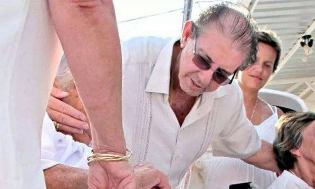 巴西“游医”:每天看300病人，手术从来不麻醉。网友：有证吗？