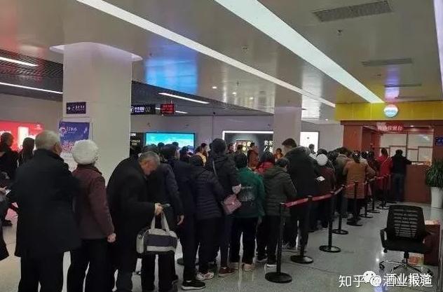 “炒”茅台1个月狂赚200万，一年抢光7000万瓶背后是谁在搞鬼？