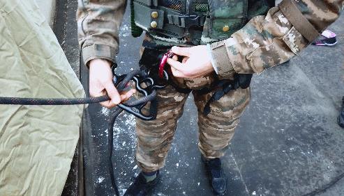 成为特种兵必须经过什么,想成为特种兵要学习哪些动作