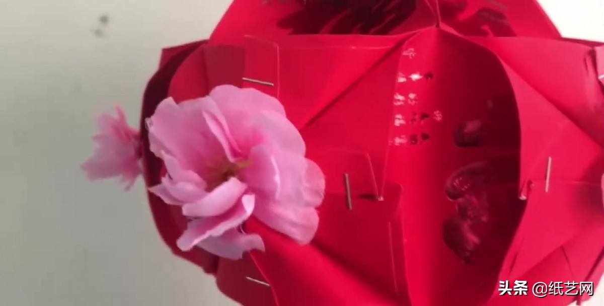 新年灯笼怎么做又简单又好玩,用红包做元宵节灯笼教程