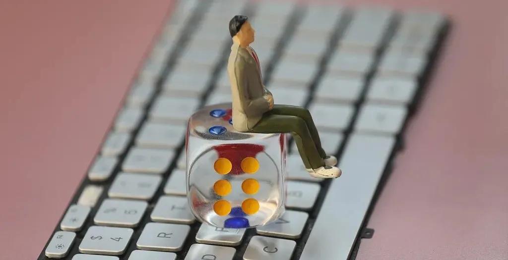 看电竞比赛时，别被各类“竞猜”迷了眼，当心掉入网络赌博陷阱！