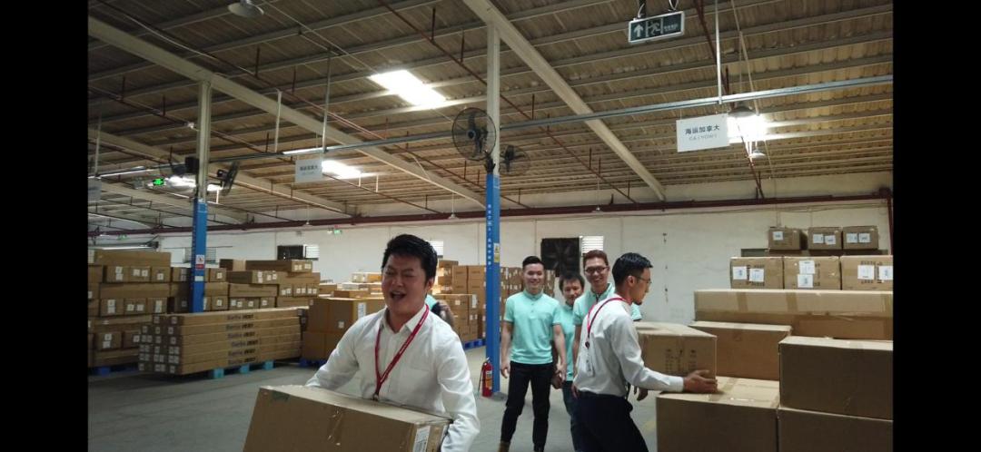 大铲湾码头是全世界最大的码头,大铲湾集装箱码头内贸区和外贸区