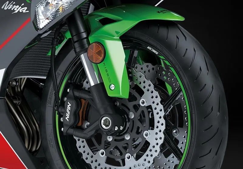 阿普利亚rs660和川崎zx-6r哪个好,川崎zx-6r跟川崎zx-6rr什么区别
