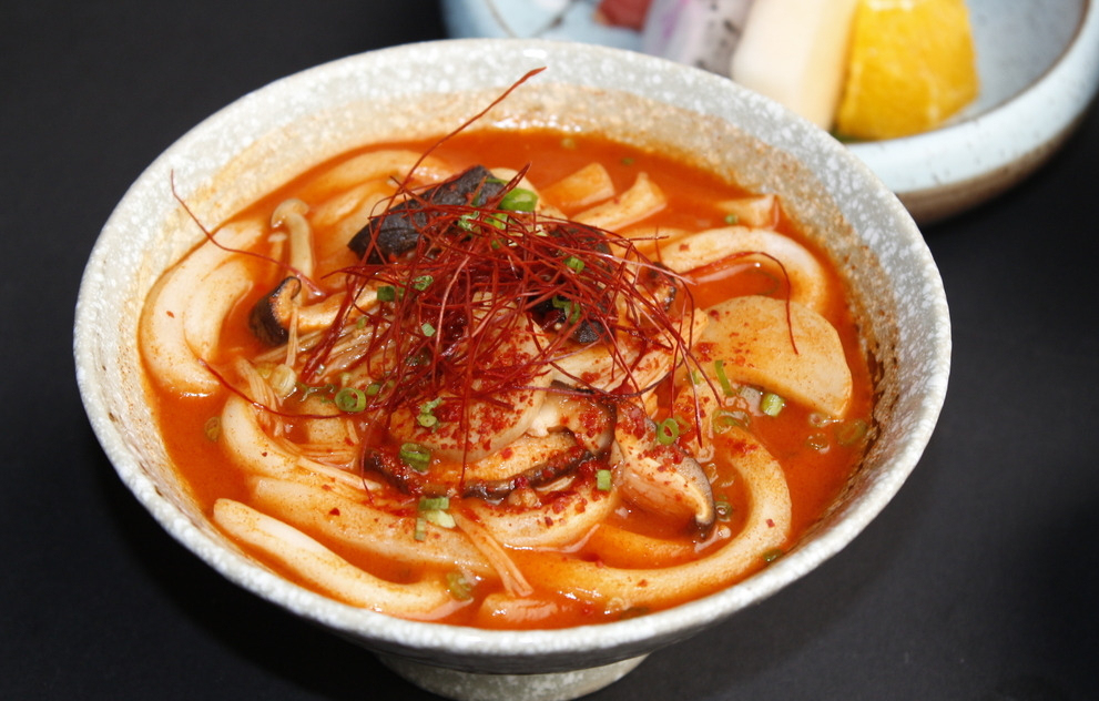 冬天的第一份乌冬面,一份自热乌冬面