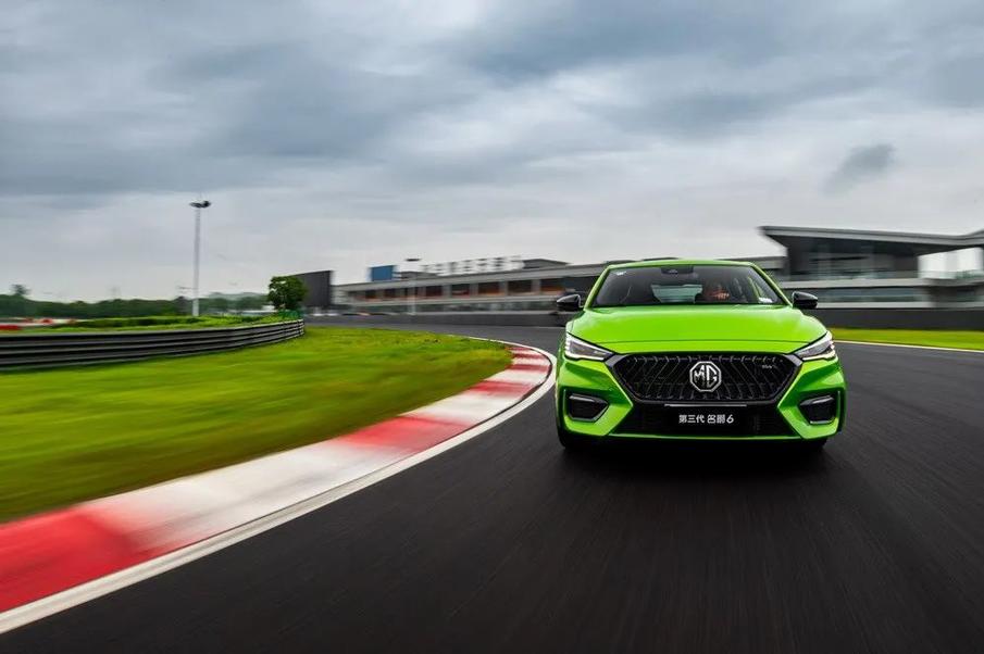 名爵6豪华版颜色改装效果图,名爵6自动trophy豪华版