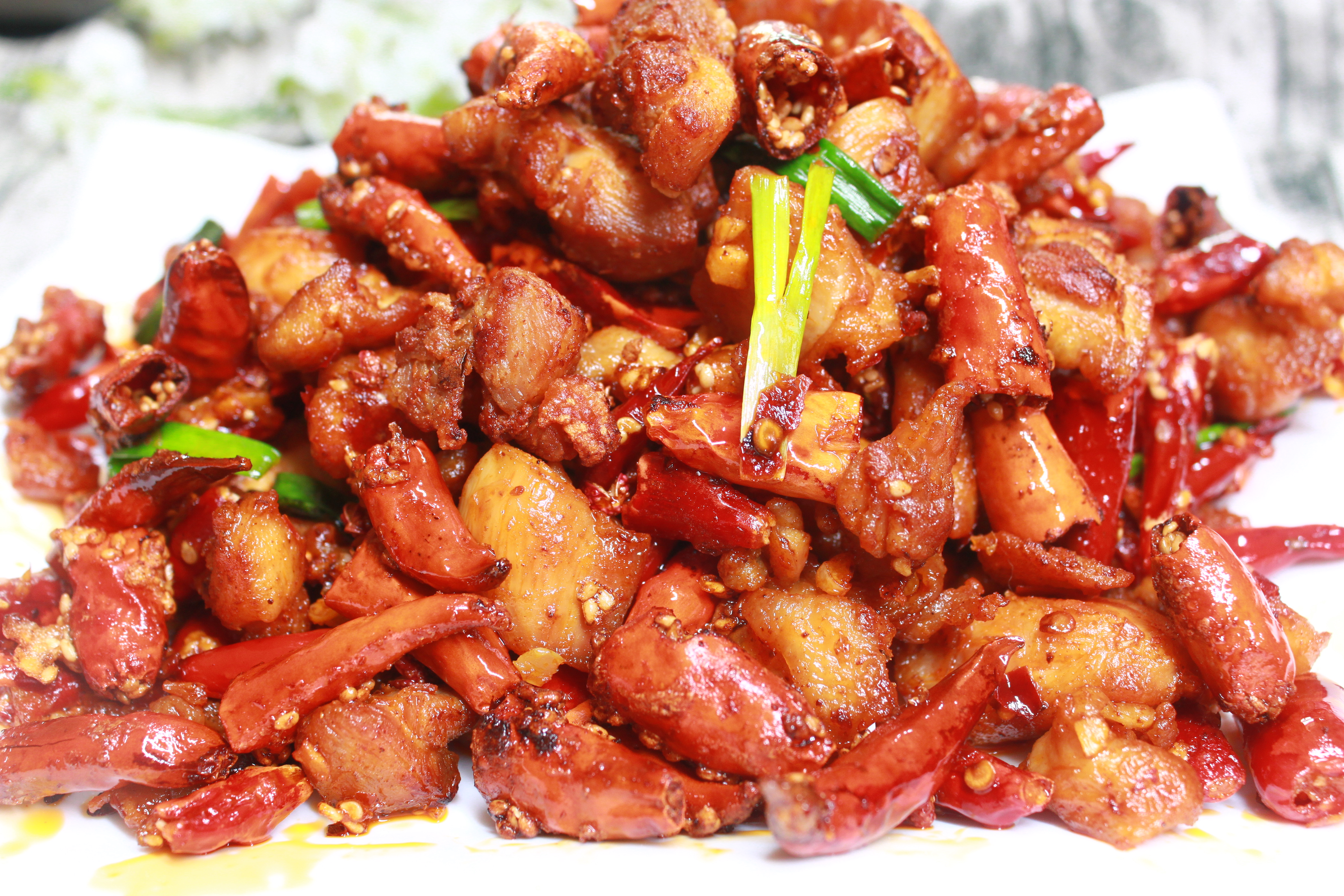 7月将至，少吃牛肉和鱼肉，多吃这3种肉，腿脚有劲，精神头足