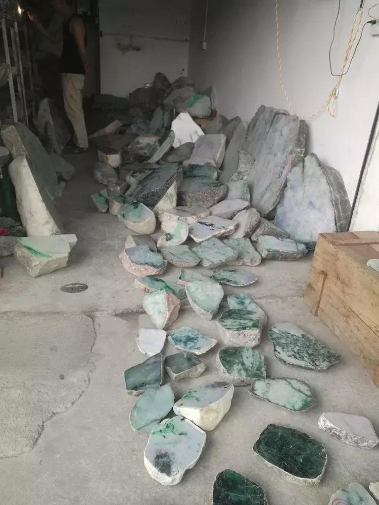 四会最大的翡翠批发市场,四会天光墟翡翠市场是真玉吗