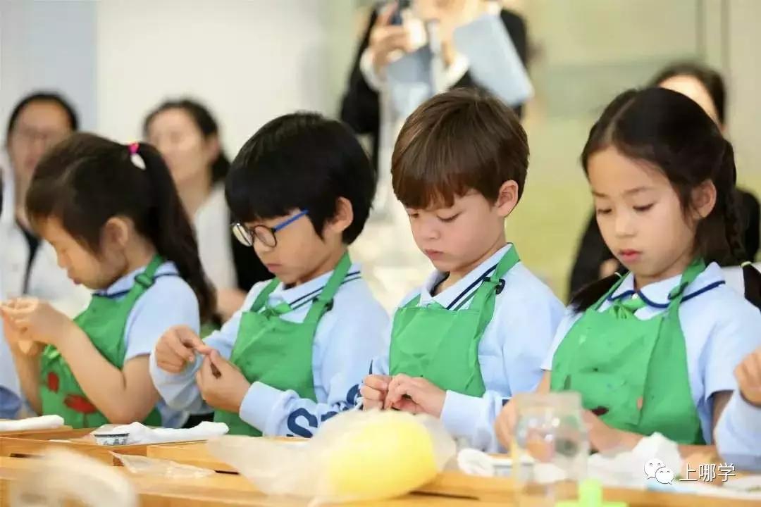 上海小学校服,上海惠灵顿校服