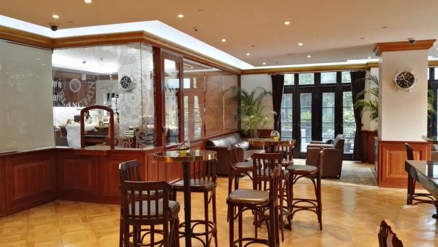 劳力士潜水表宝珀 (劳力士潜航者和宝珀五十噚哪个好)