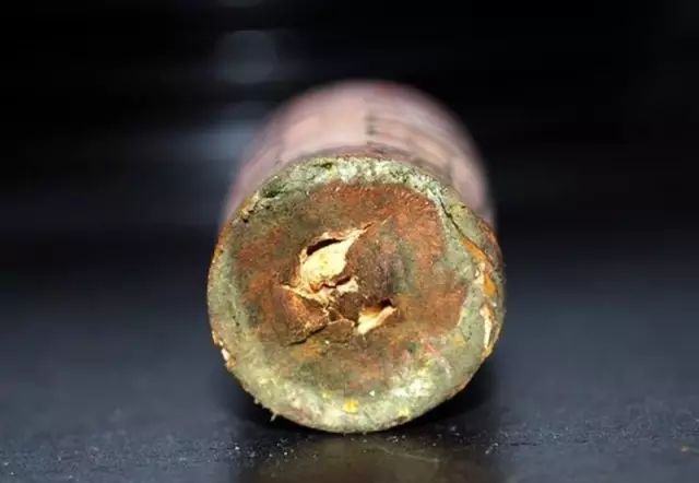 酒塞都发霉了这酒还能喝吗,酒塞里面发霉发白