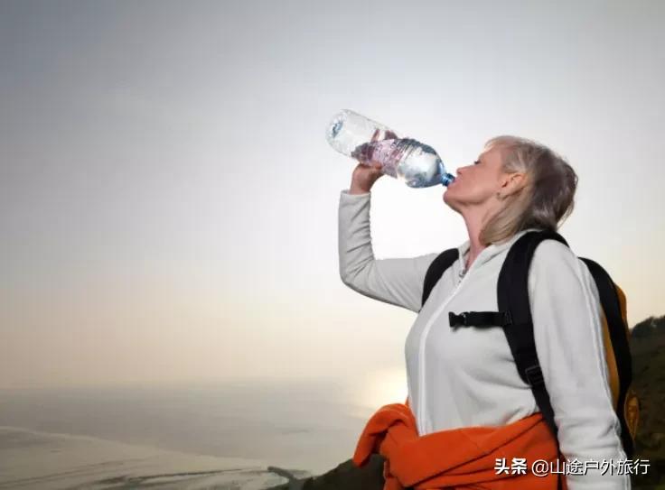 户外爬山三大忌讳,户外有风险爬山需谨慎量力而行