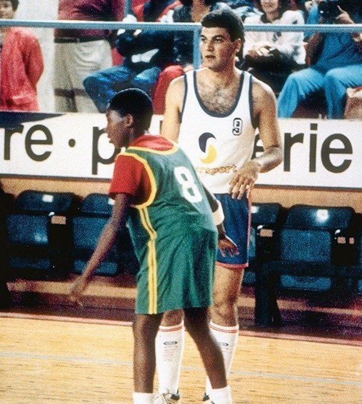 科比布莱恩特是哪个队的,篮球巨星科比布莱恩特