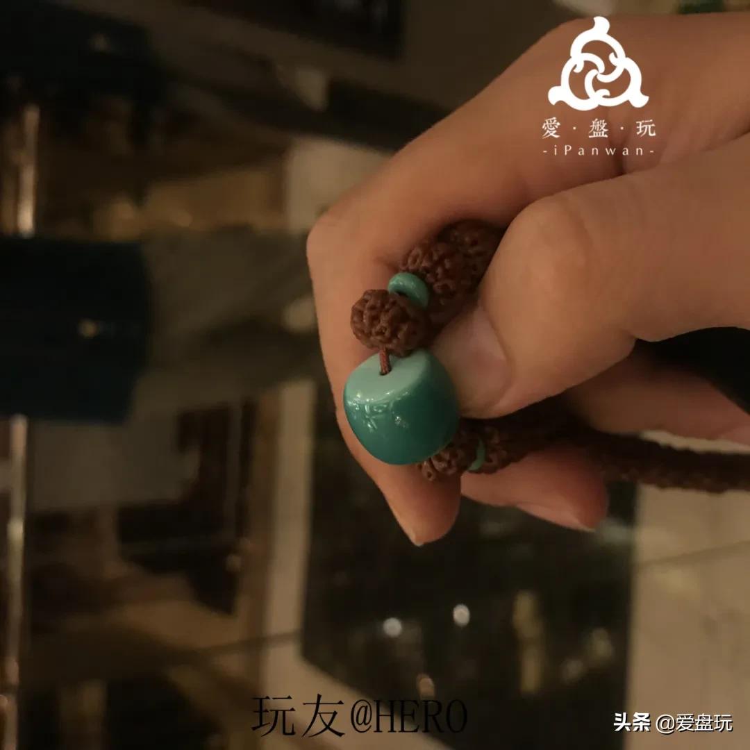 一条小金刚,他盘了720天,包浆很赞,谁说大干手不适合盘串