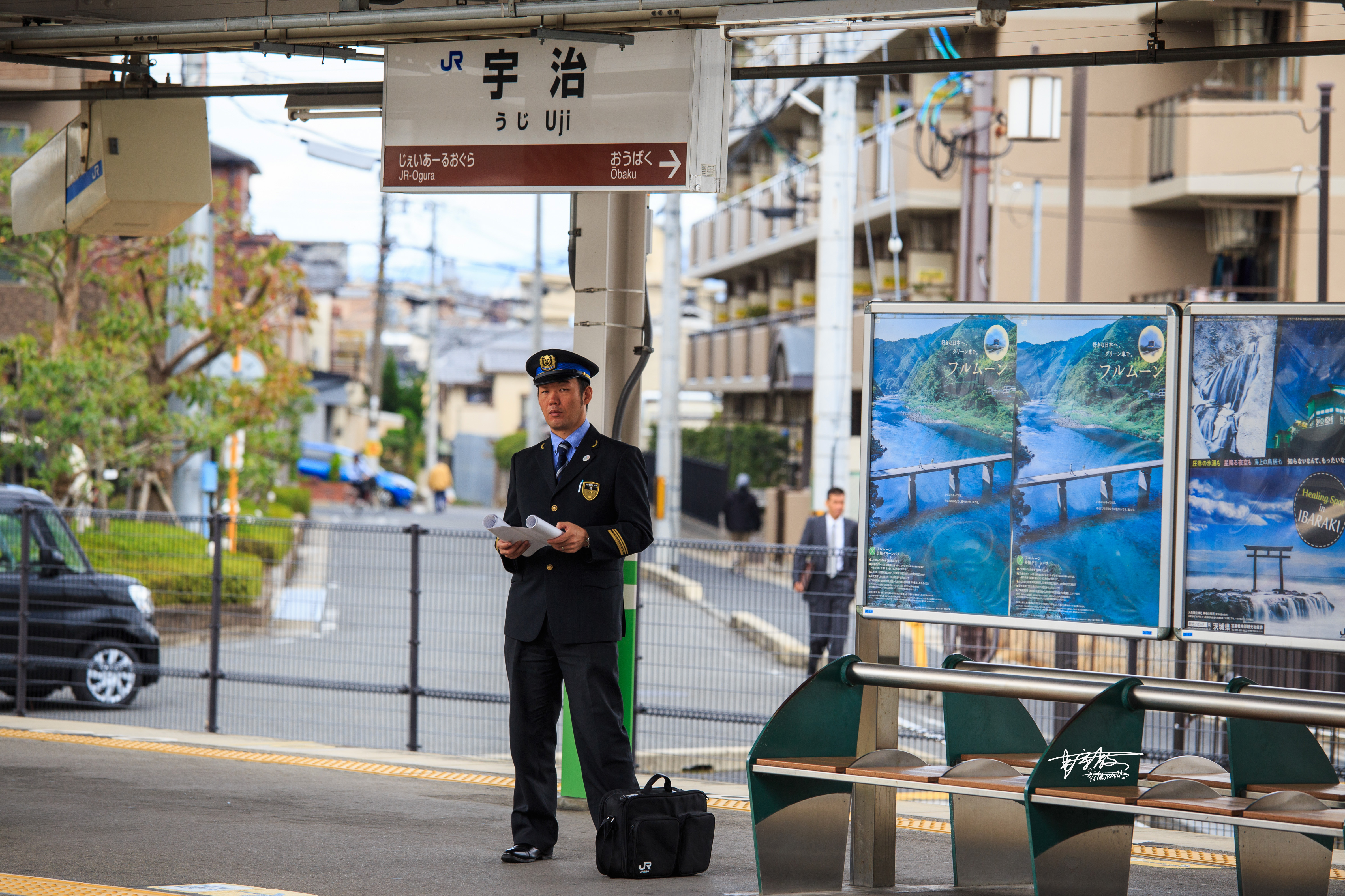 《万叶集》里的荒芜旧宫，千寻与无脸男走过的桥
