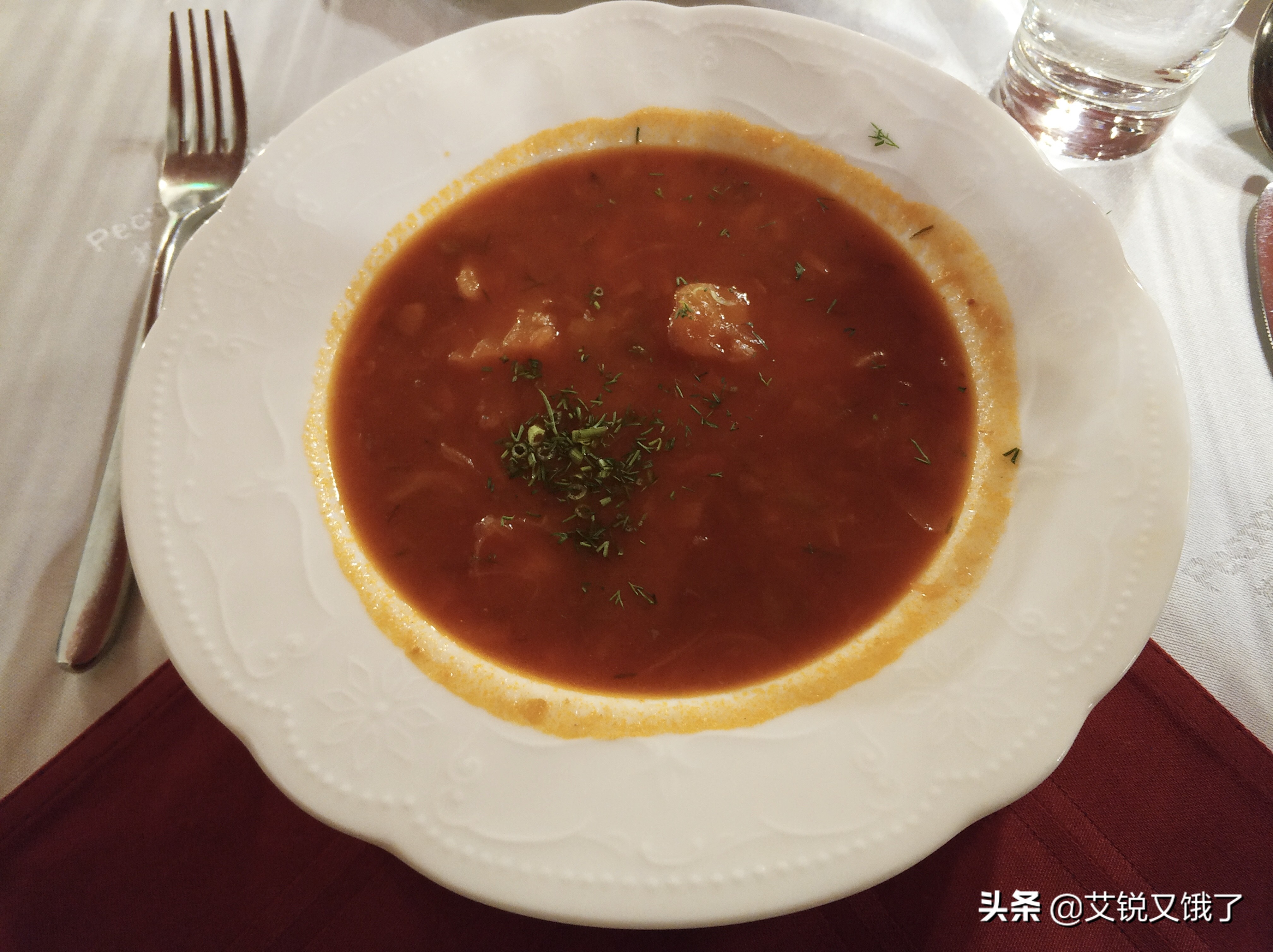 匪我思存的经典小说《来不及说我爱你》里原来隐藏了这么多美食