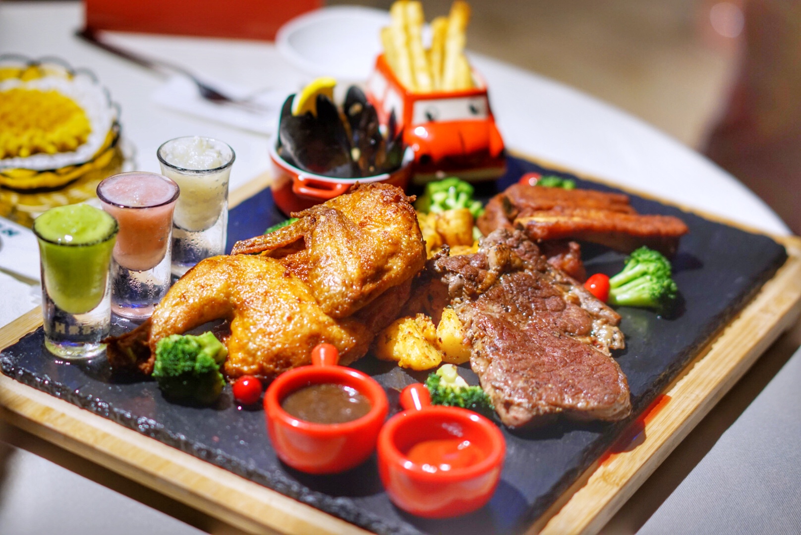 遇见豪客来牛排的海陆分享大餐,醇厚新美味,就是要分享