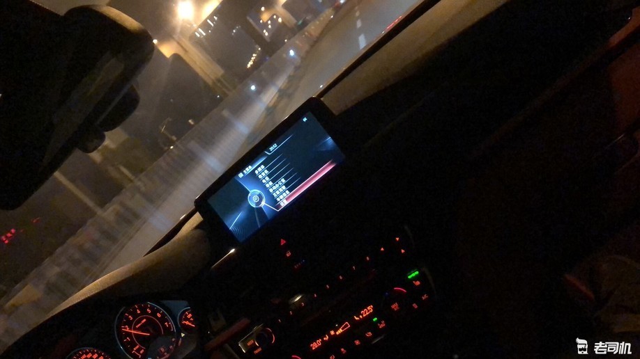 三十多万的428敞篷,当你打开敞篷的那刻,你拥有着她和蓝天