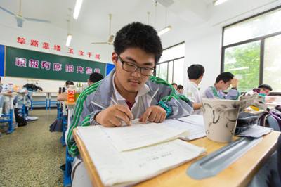 入侵国内“聪明药”，高三学生成绩提高却怕猝死，确实变“聪明”