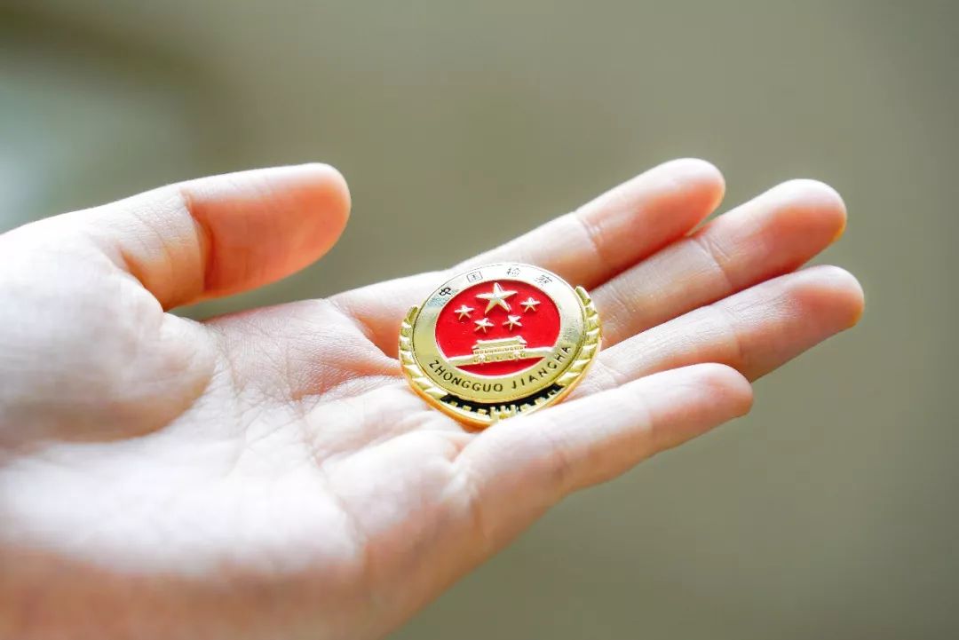 看哭了！17岁少年黑客给检察官发了条短信……｜深夜有聊