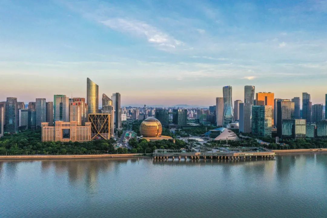 楼市冷土拍就有多热,土拍价越来越高房价还能降吗