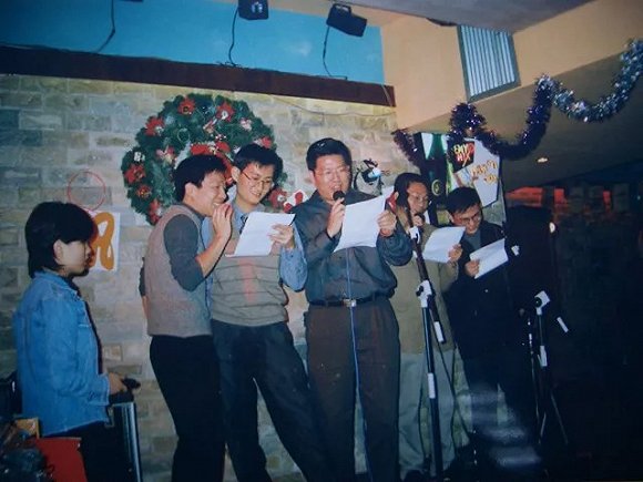 马化腾腾讯多少钱开的,腾迅马化腾李嘉诚