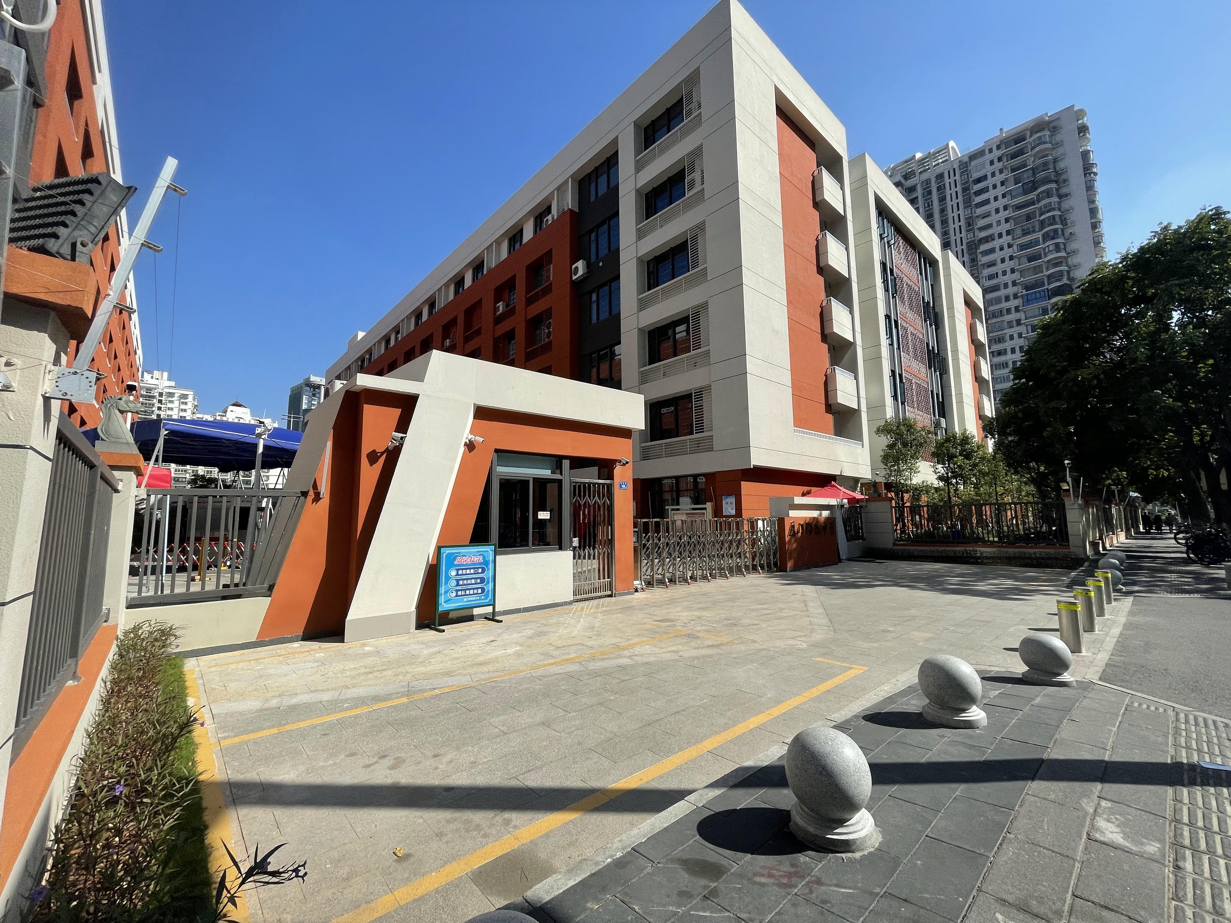 厦门湖滨中学是公办的吗,厦门湖滨中学地址