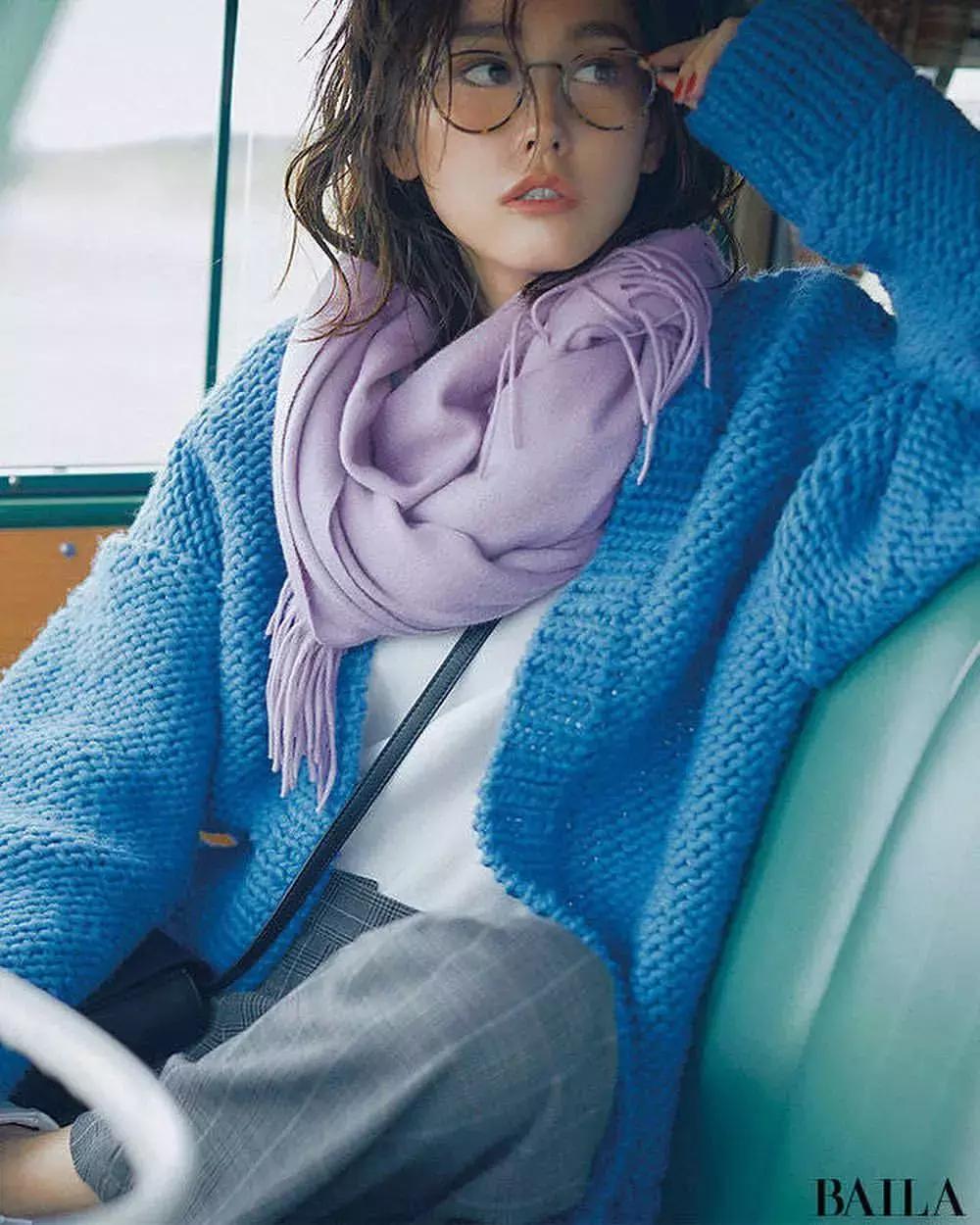 围巾怎么挑选适合自己的,买围巾又好看又简单