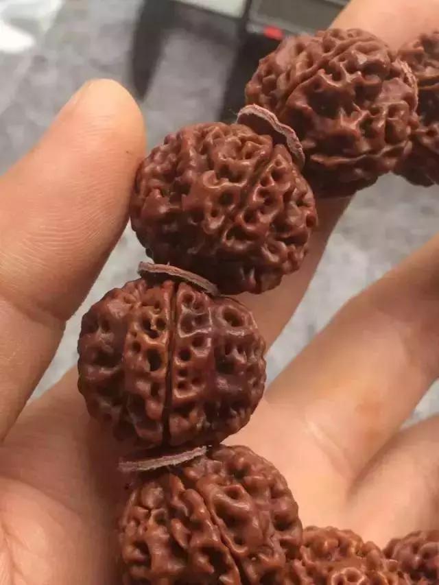 金刚菩提变黑怎么补救,金刚菩提变黑后用什么刷子