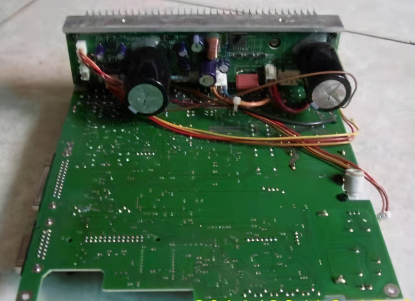 ASTRU-E500ZNE147控制箱不工作及主控板与电源板的检测与修理一例