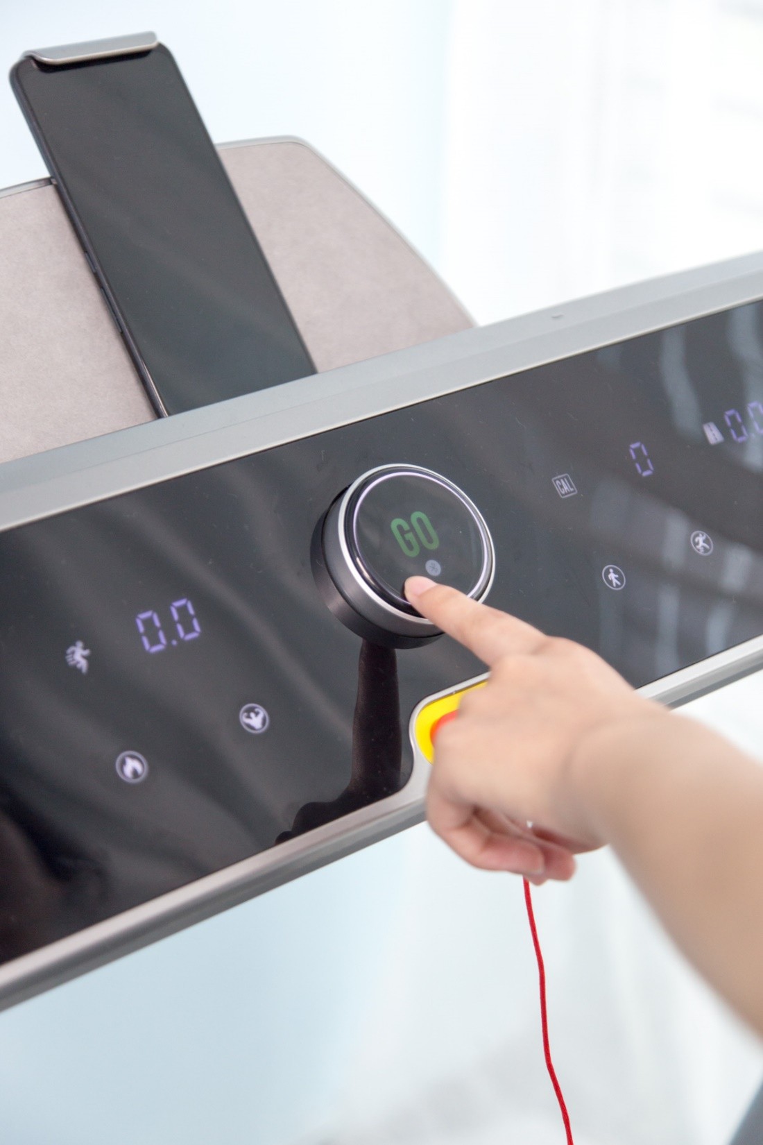 宅家跑步拒绝秋膘,荣耀亲选磁悬浮减震跑步机深度体验