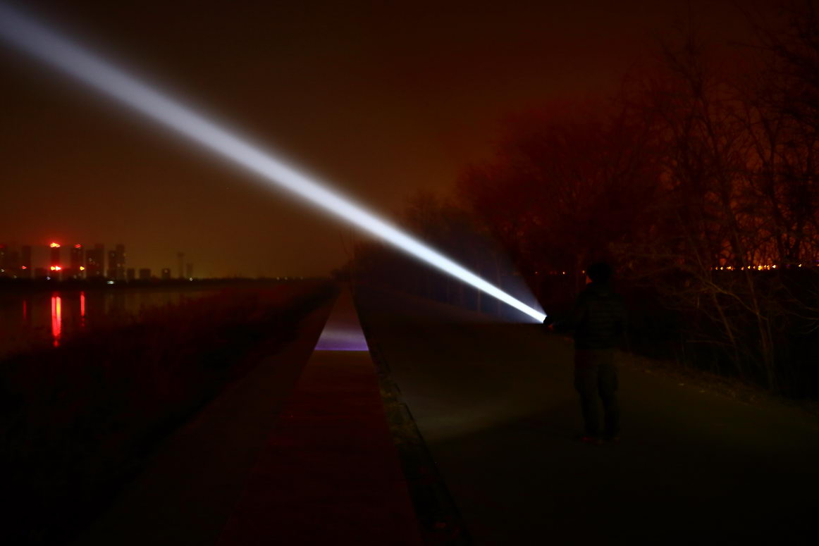 性能怪兽7500流明超级远射雷鸣兔SD90评测#科技快报#