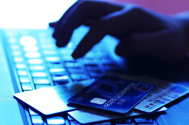 银行卡被盗刷找银行赔偿可以吗,信用卡被盗刷银行会赔偿吗